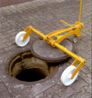 manhole cover lifter